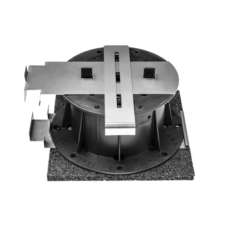 U-WALL-INOX-PB-ON-PEDESTAL-03